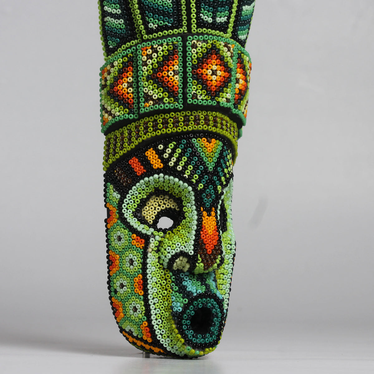 Máscara del Asombro – Alargada 30 cm, Verde y Turquesa