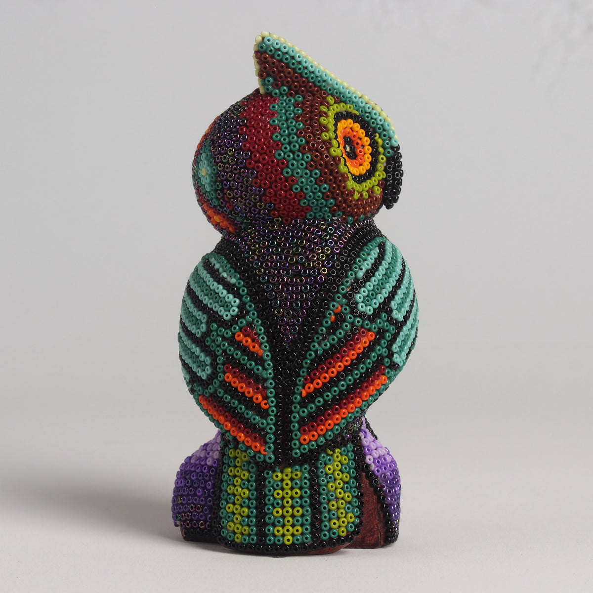 Escultura de Búho con Chaquira 13 cm, pecho Naranja