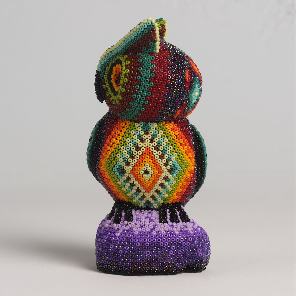 Escultura de Búho con Chaquira 13 cm, pecho Naranja