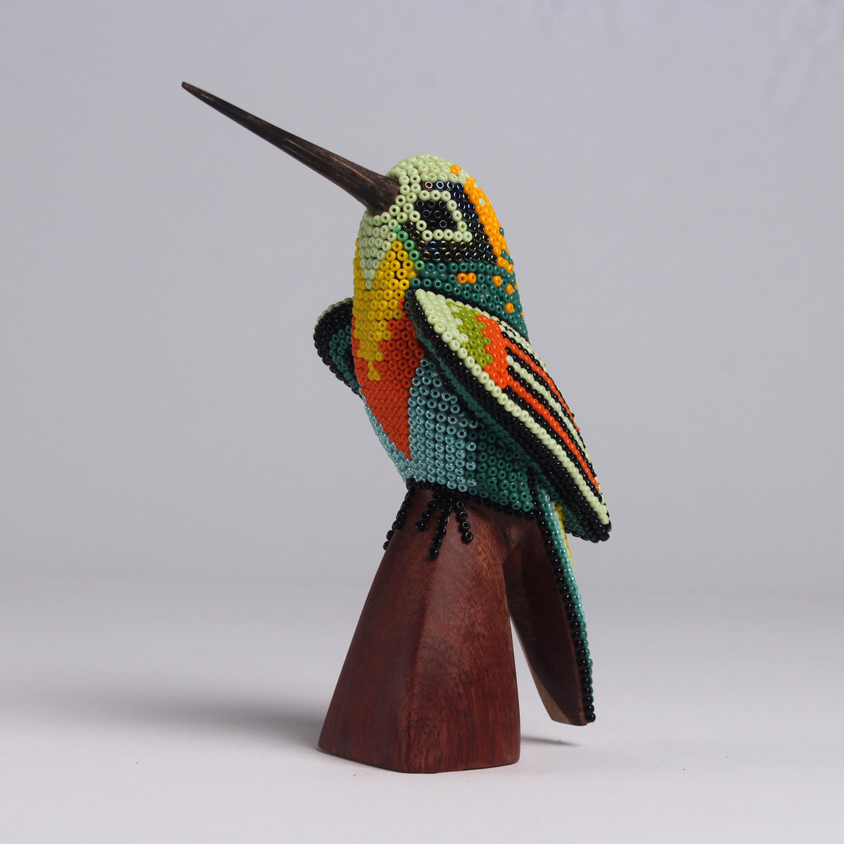 Escultura de Colibrí 13 cm – Verde Menta y Naranja