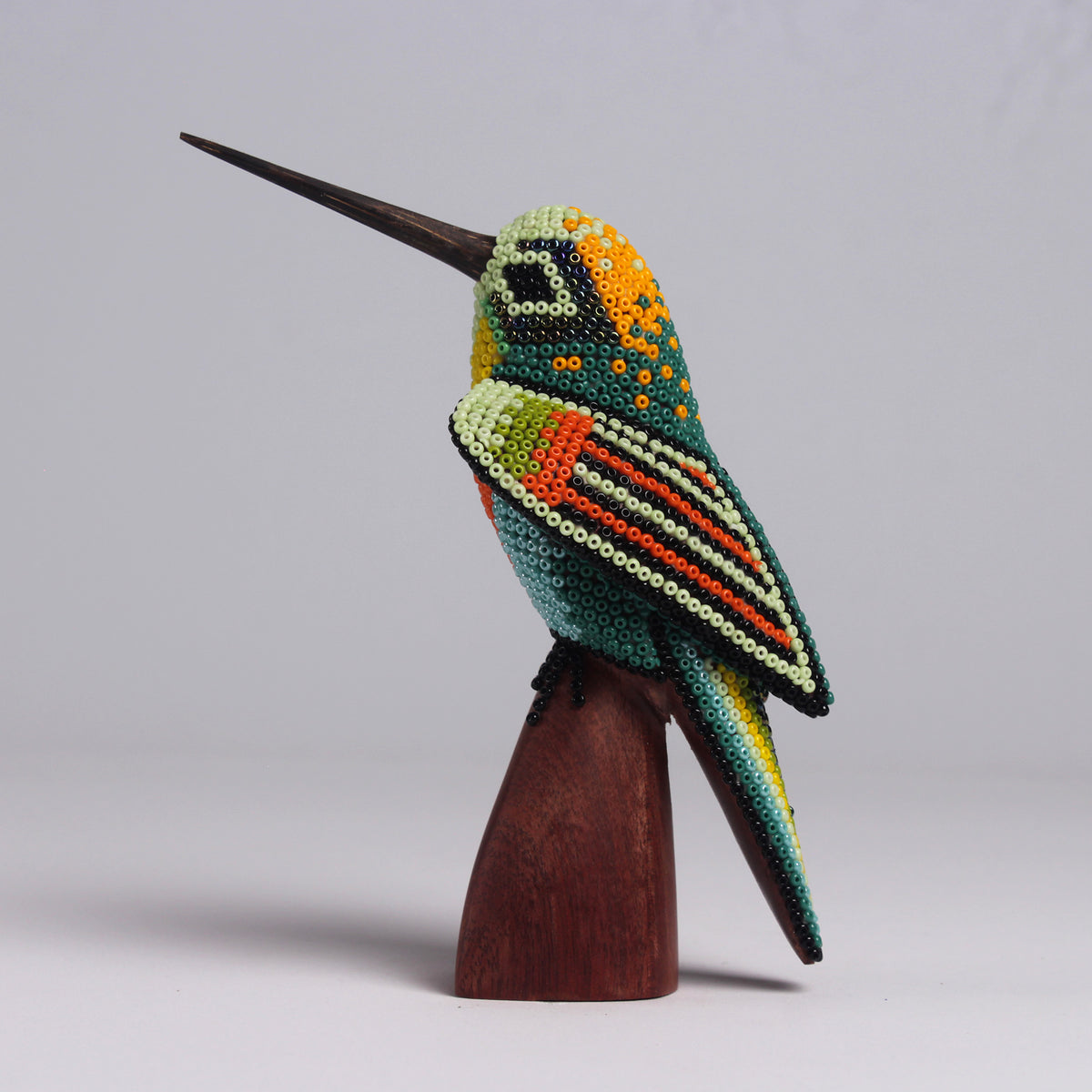 Escultura de Colibrí 13 cm – Verde Menta y Naranja