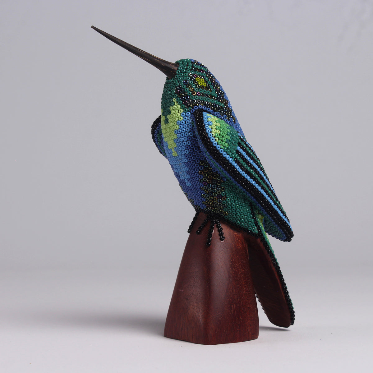 Escultura de Colibrí 15 cm – Verde Esmeralda y Verde Limón
