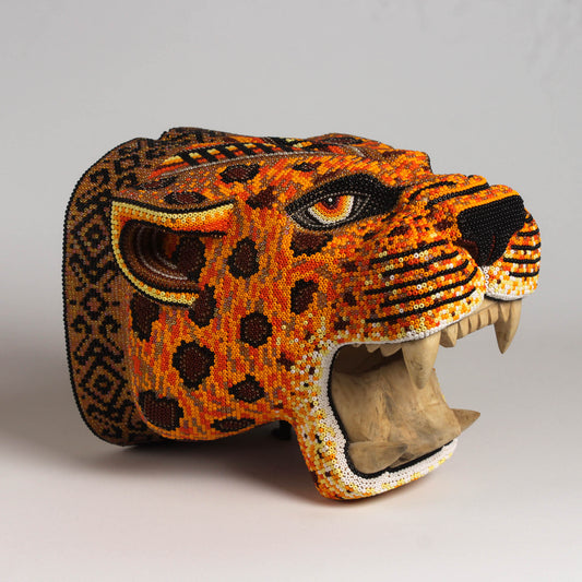 Escultura de Jaguar en Chaquira – Guardián