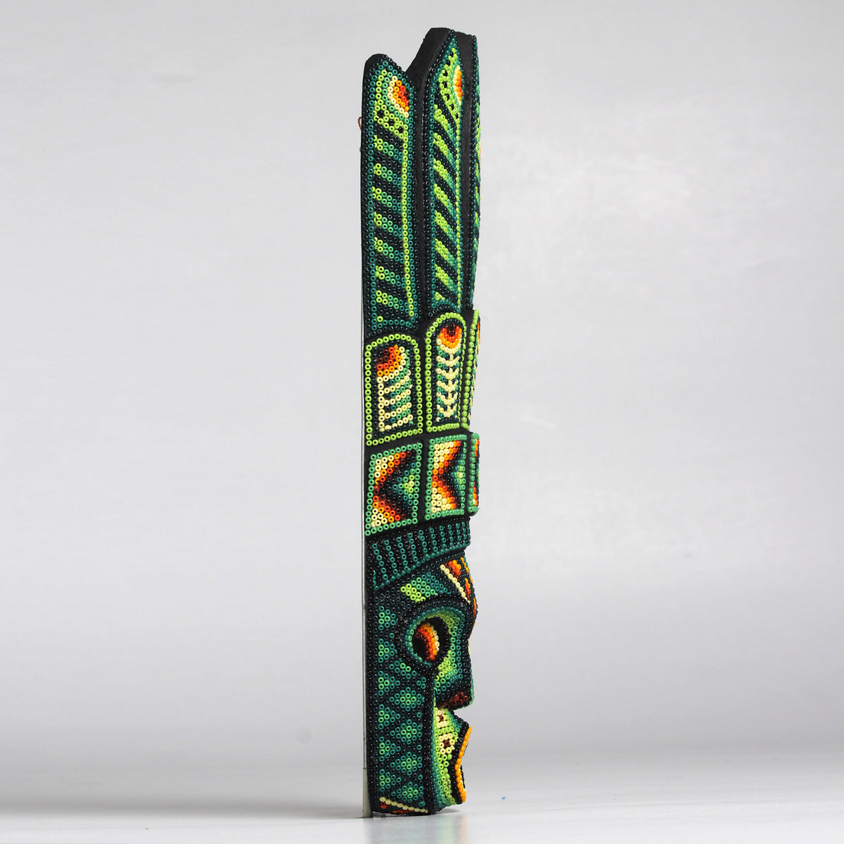 Máscara del Asombro – Alargada 30 cm, Verde Esmeralda y Menta