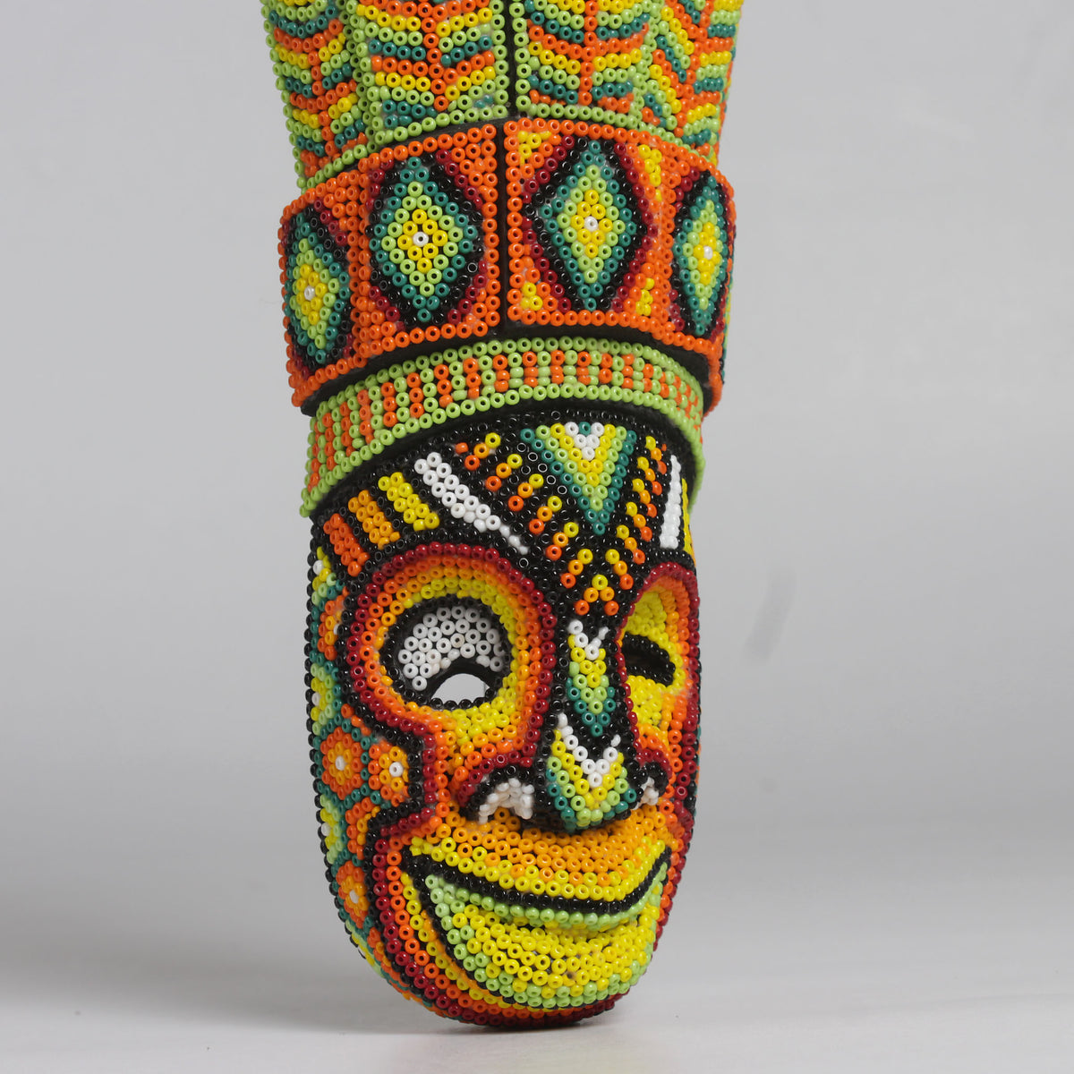 Máscara del Pensamiento Bonito – Alargada 30 cm, Verde y Naranja