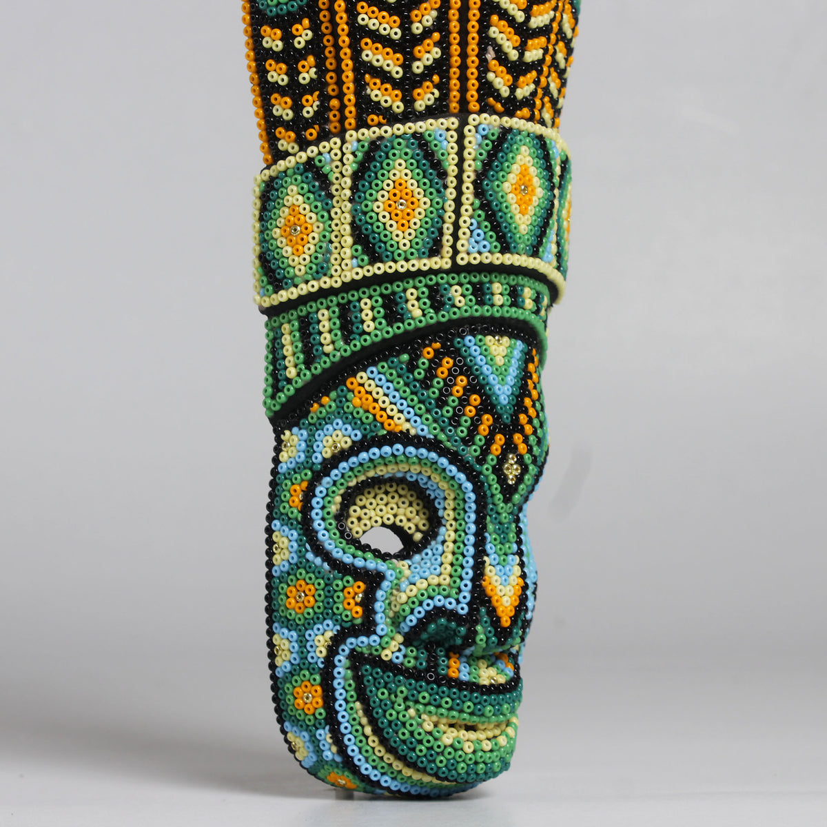 Máscara del Pensamiento Bonito – Alargada 30 cm, Verde Esmeralda y Amarillo