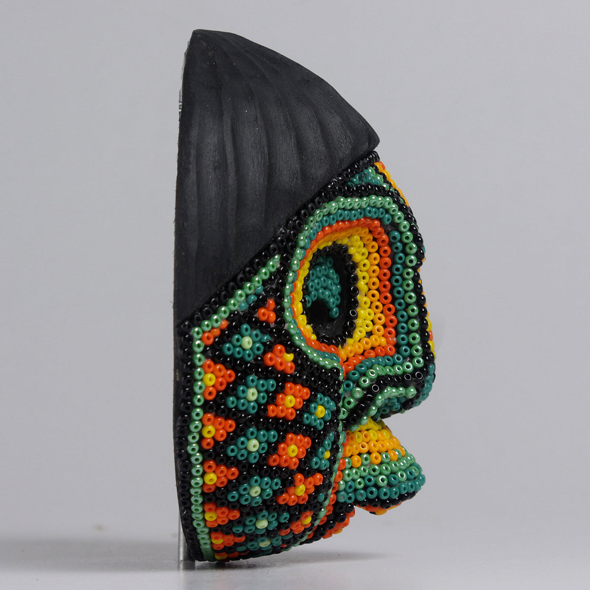 Máscara del Asombro – Redonda 10 cm, Verde y Naranja