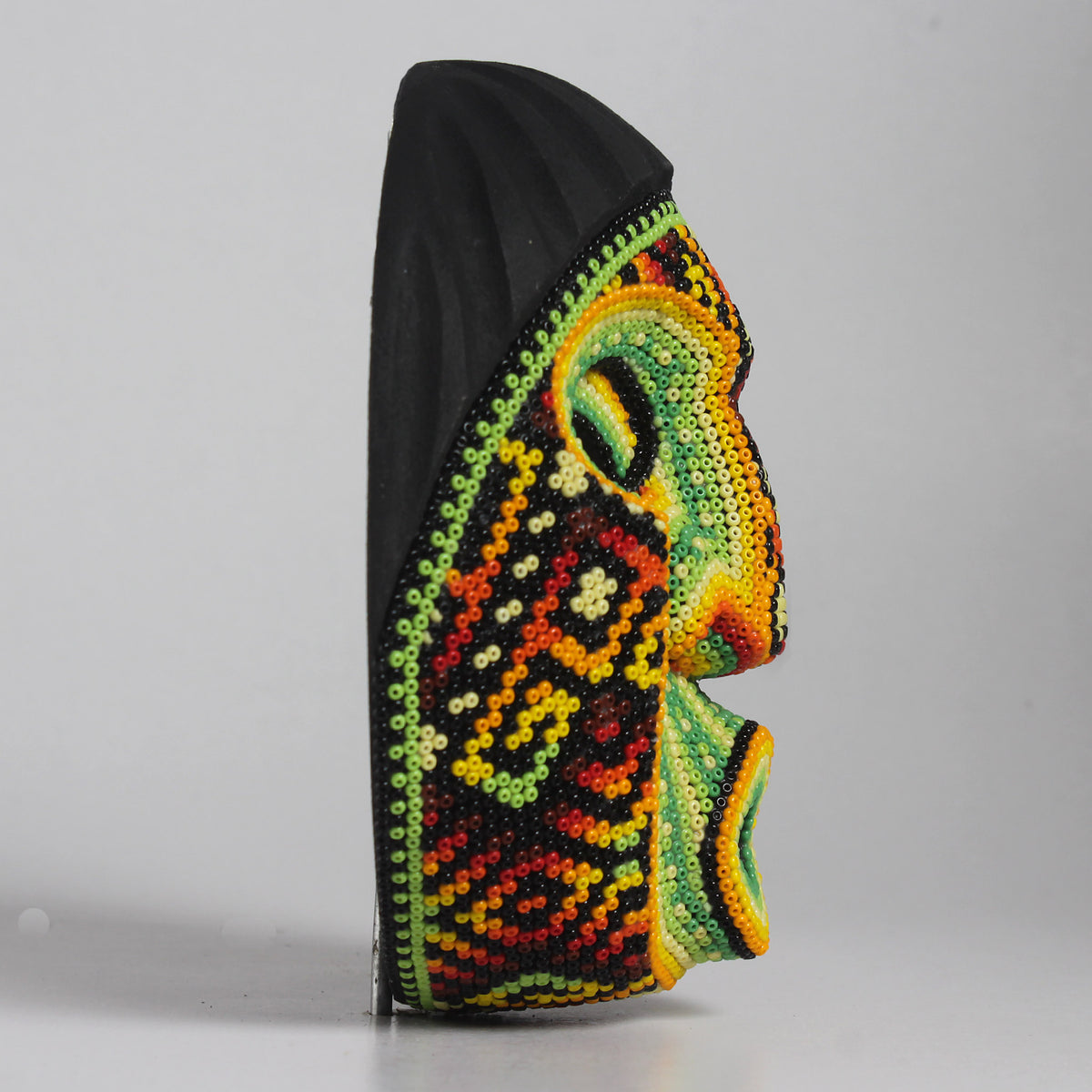 Máscara del Asombro – Redonda 15 cm, Verde y Amarillo